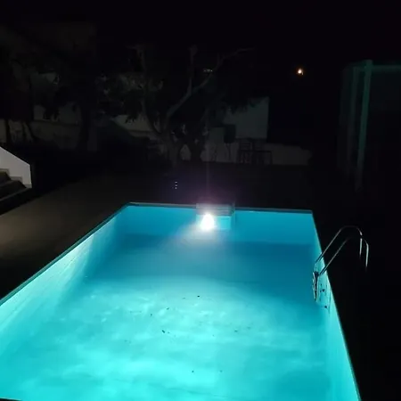 Villa Glysidia Sunset With Swimming Pool & Bbq